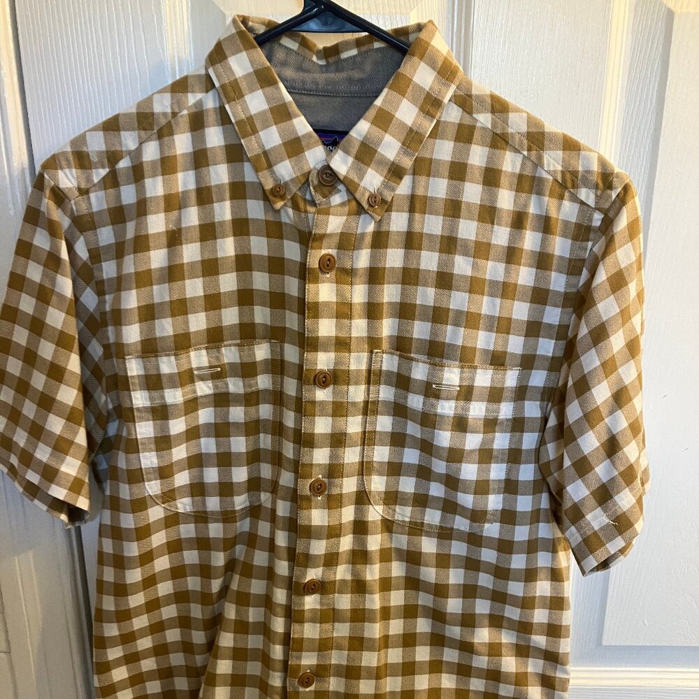 Patagonia Organic Cotton Plaid Short Sleeve Button-Down T-Shirt